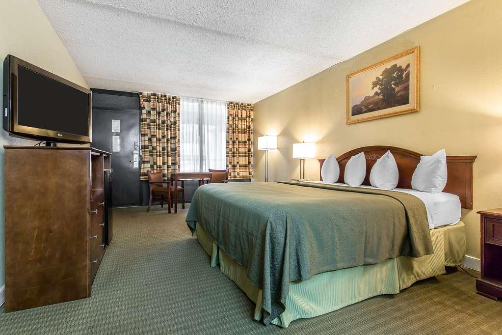 Rodeway Inn Лотон Номер фото
