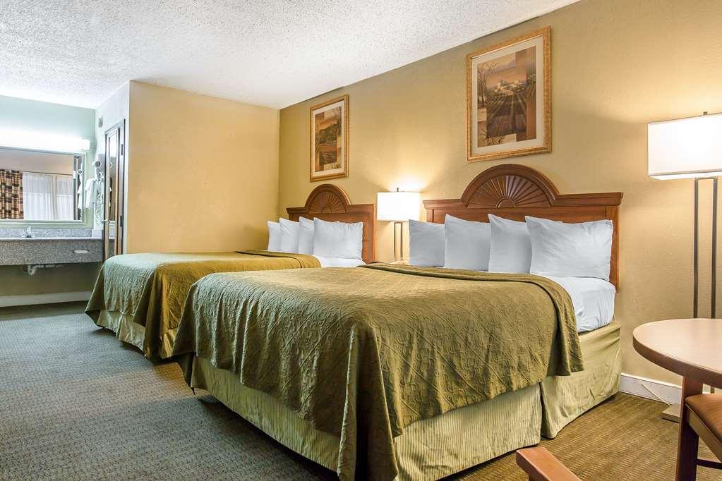 Rodeway Inn Лотон Номер фото