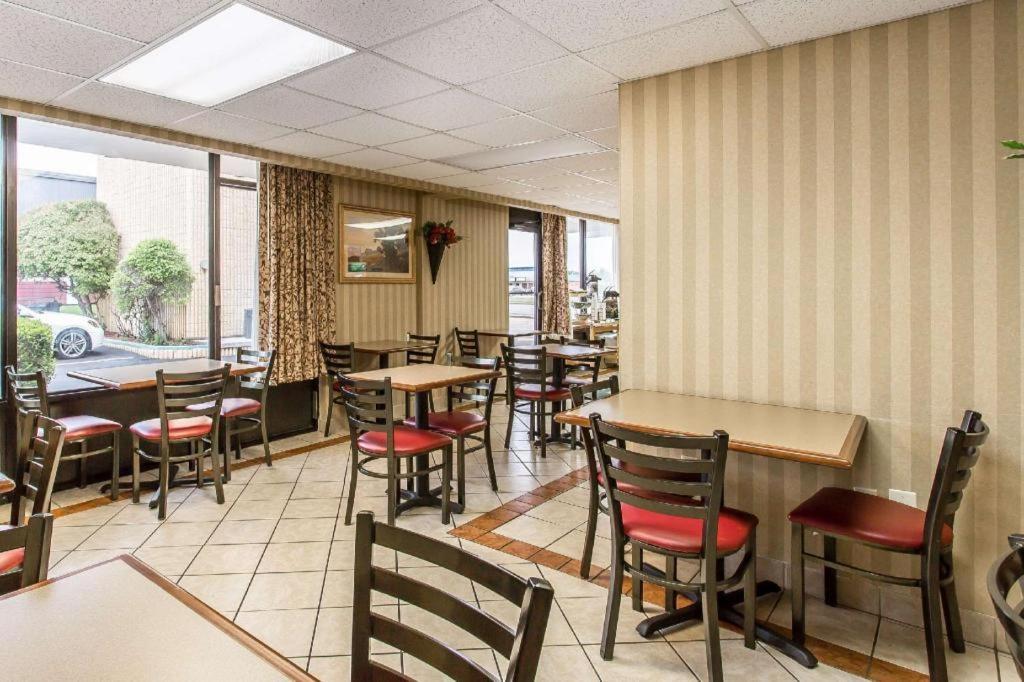 Rodeway Inn Лотон Екстер'єр фото